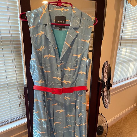 Modcloth Dresses & Skirts - Fit and flare with planes size 10